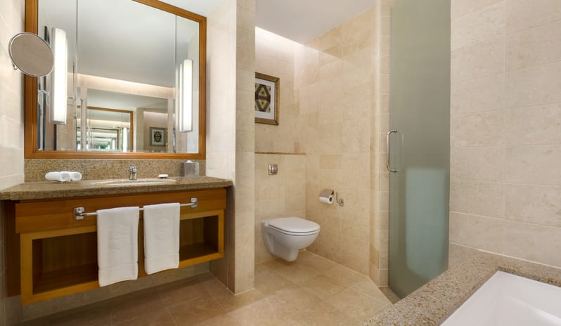 SHANGRI LA AL WAHA -Executive Seaview King Bathroom